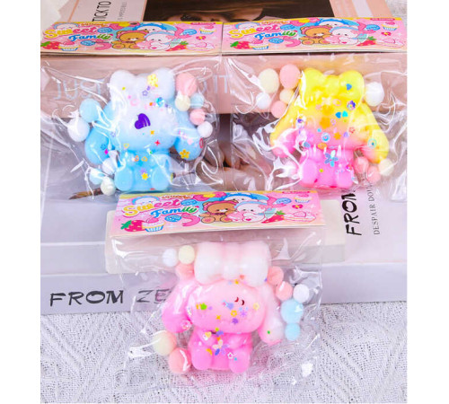 Гра антистрес C 71222 (24) ЦІНА ЗА 16 ШТУК В БЛОЦІ, герой, висота 8 см, блискітки, м'які кульки, градієнт, в коробці – в наличии! Купите сейчас у KAZKOVA