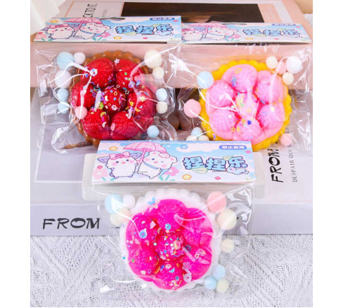 Гра антистрес C 71214 (24) ЦІНА ЗА 14 ШТУК В БЛОЦІ, "Тортик", кульки, блискітки, розмір 75х75х25 мм, в коробці – в наличии! Купите сейчас у KAZKOVA