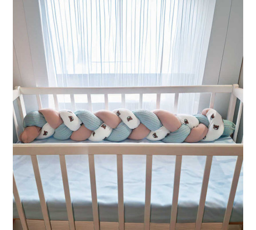 гр Бортик у ліжко "Косичка" 81149 (1) тканина в’язане полотно, МУСЛІН, ВЕЛЮР, наповнювач СИНТЕПУХ, розмір 120*18 см, "Bimbo" – в наличии! Купите сейчас у KAZKOVA гр Бортик у ліжко "Косичка" 81149 (1) тканина в’язане полотно, МУСЛІН, ВЕЛЮР, наповнювач СИНТЕПУХ, розмір 120*18 см, "Bimbo" – в наличии! Купите сейчас у KAZKOVA