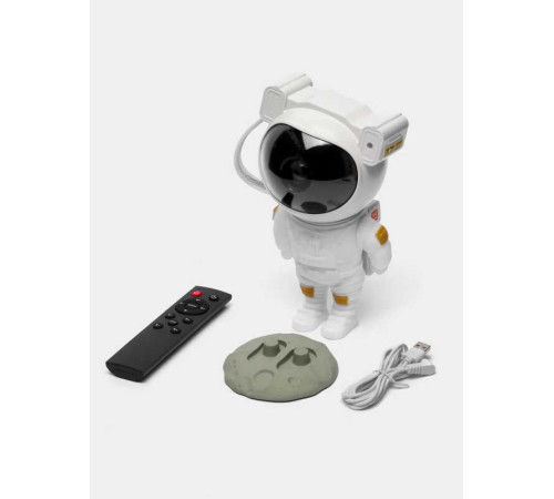 Нічник-проєктор C 65315 (24) “Космонавт”, декілька режимів, зірки, магнітна голова, висота 22 см, від мережі, рухливі елементи, пульт, в коробці – в наличии! Купите сейчас у KAZKOVA