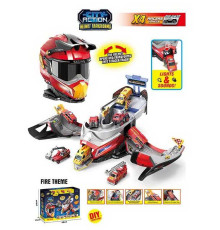 Трек SK 637 XA (12) звуки, підсвічування, рухливі елементи, складається у шолом, 4 металопластикові машинки, в коробці