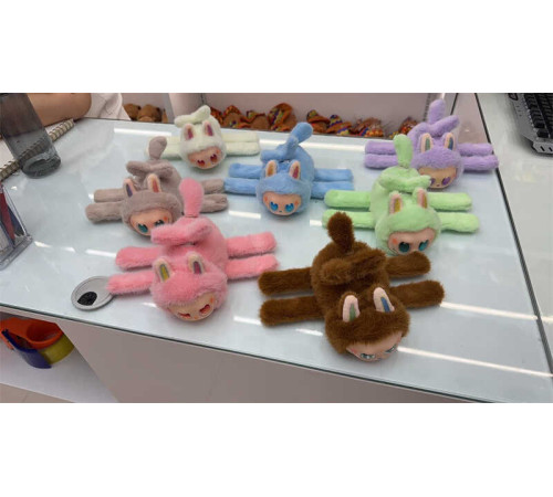 М`яка іграшка-браслет M 19502 (300) ЦІНА ЗА 1 ШТУКУ, 2 заводні механізми: обертання хвостика і рух крилець, чіпляється на руку, ВИДАЄТЬСЯ ТІЛЬКИ МІКС ВИДІВ