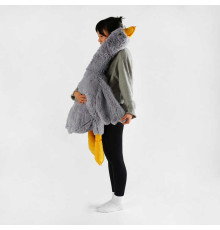 гр М`яка іграшка "Гусак-обіймак" 39680 (20) розмір 1,3м, колір сірий, наповнювач холофайбер