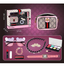 Набір аксесуарів A 6 (36/2) сумочка, окуляри, помада, резинка та обруч для волосся, годинник, палетка тіней та аплікатор, в коробці