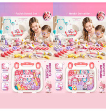 Набір лікаря 6710 (10/2) 2 види, підсвічування, звуки биття серця, фрази англійською, мелодія, 2 фігурки пацієнтів-кроликів, 2 термометри, стетоскоп, тонометр, окуляри, у валізі