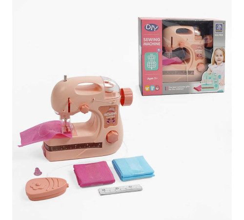 Швейна машинка 7982 A (48/2) на батарейках, шиє, підсвічування, нитки, тканина, сантиметр, інструкція, в коробці – в наличии! Купите сейчас у KAZKOVA