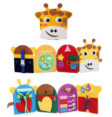 М'яка книжка-бізіборд C 73111 (40) “Жирафа”, фетр, розкладається, пальчикові ігри, рахівничка, аналоговий годинник, регульований ремінець, шнурівка, в пакеті